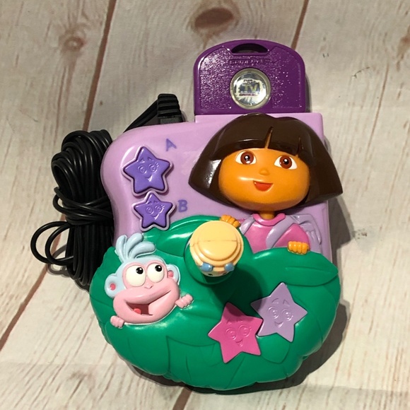 Dora The Explorer Plug It In And Play TV Game System Jakks Pacific 2005 Works - Picture 1 of 8